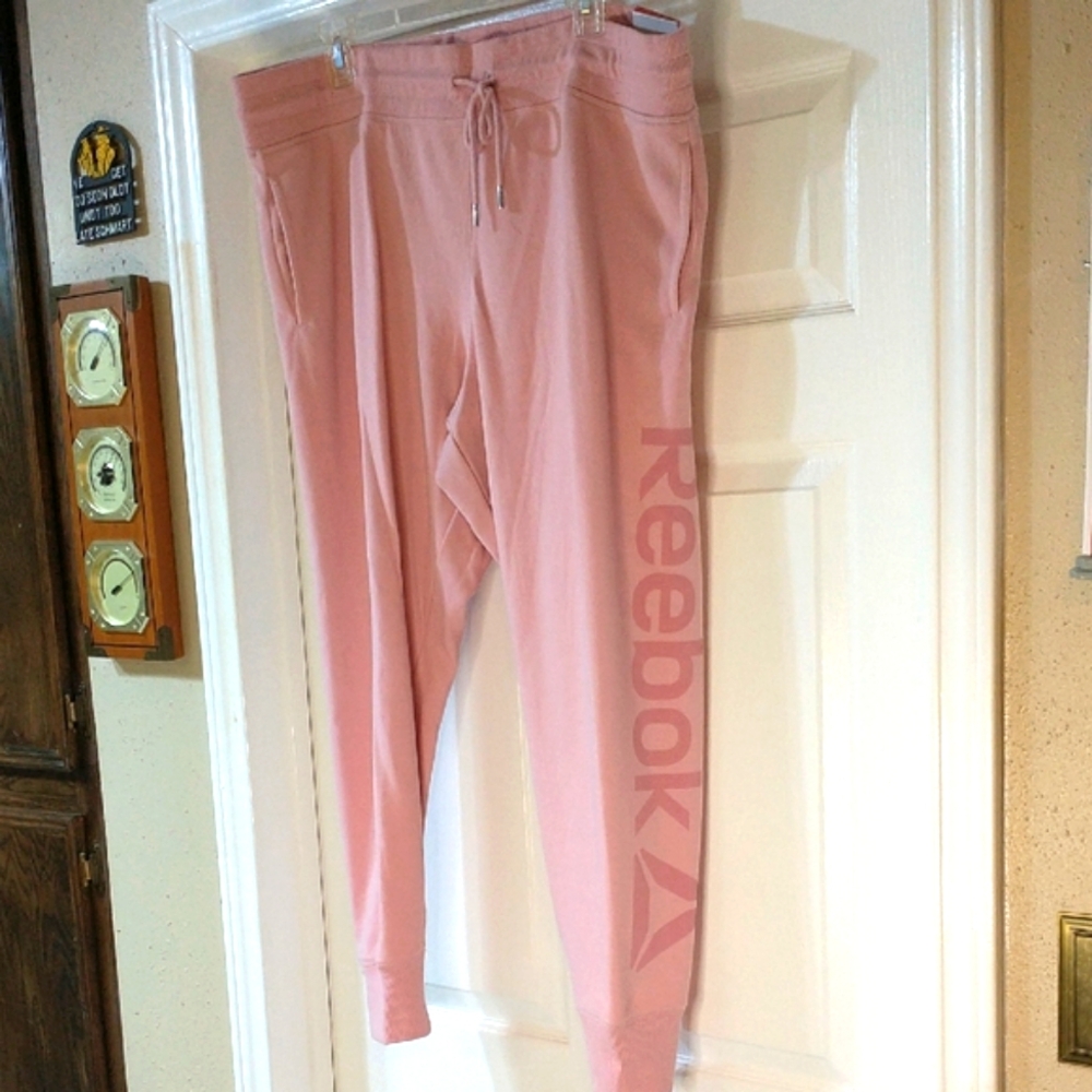 Reebok NWT Blush Pink Sweatpants XXL. (H&J)